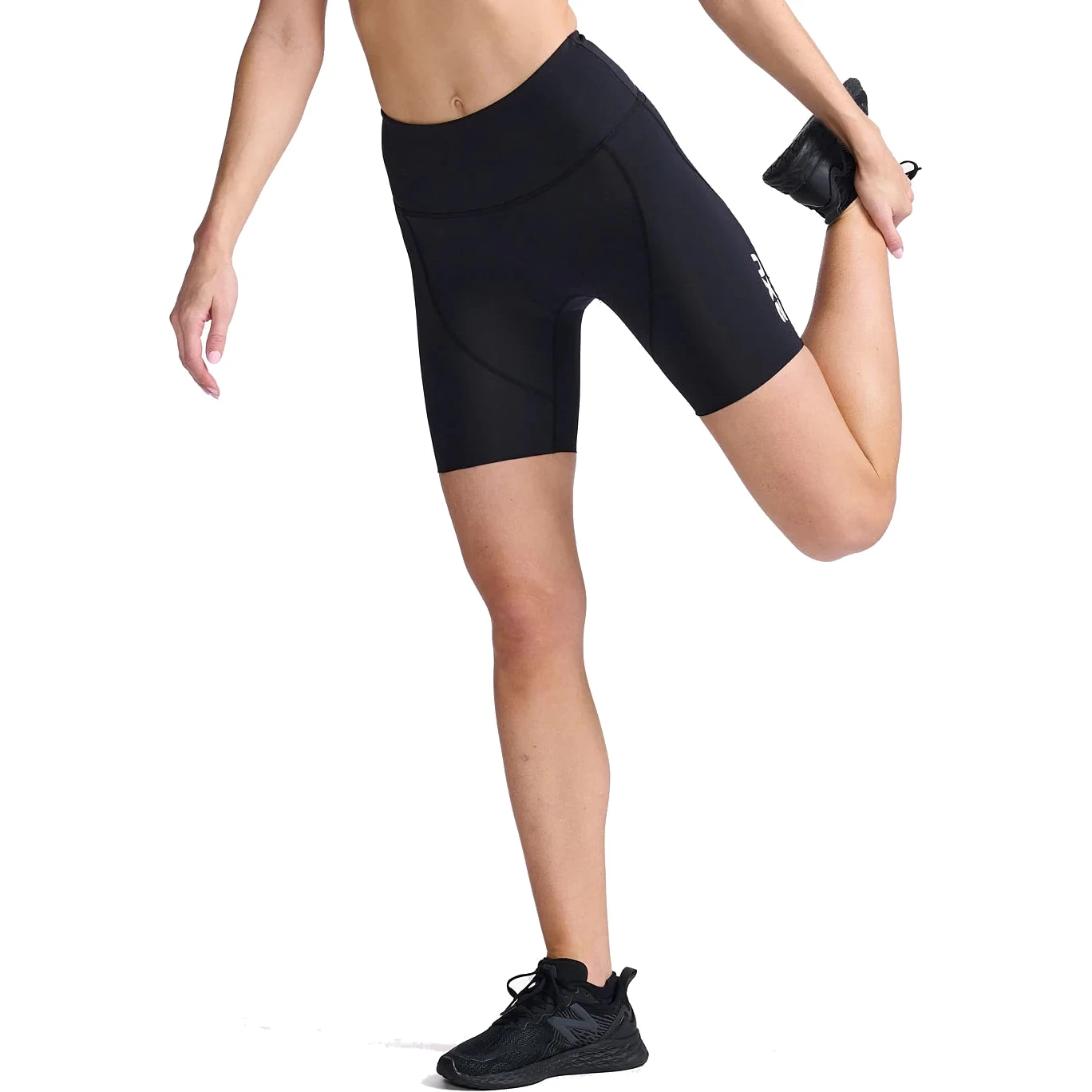 2XU Aero 7" Tri Shorts Women - Black/white 5 2XU Aero 7" Tri Shorts Women - Black/white - Image 4