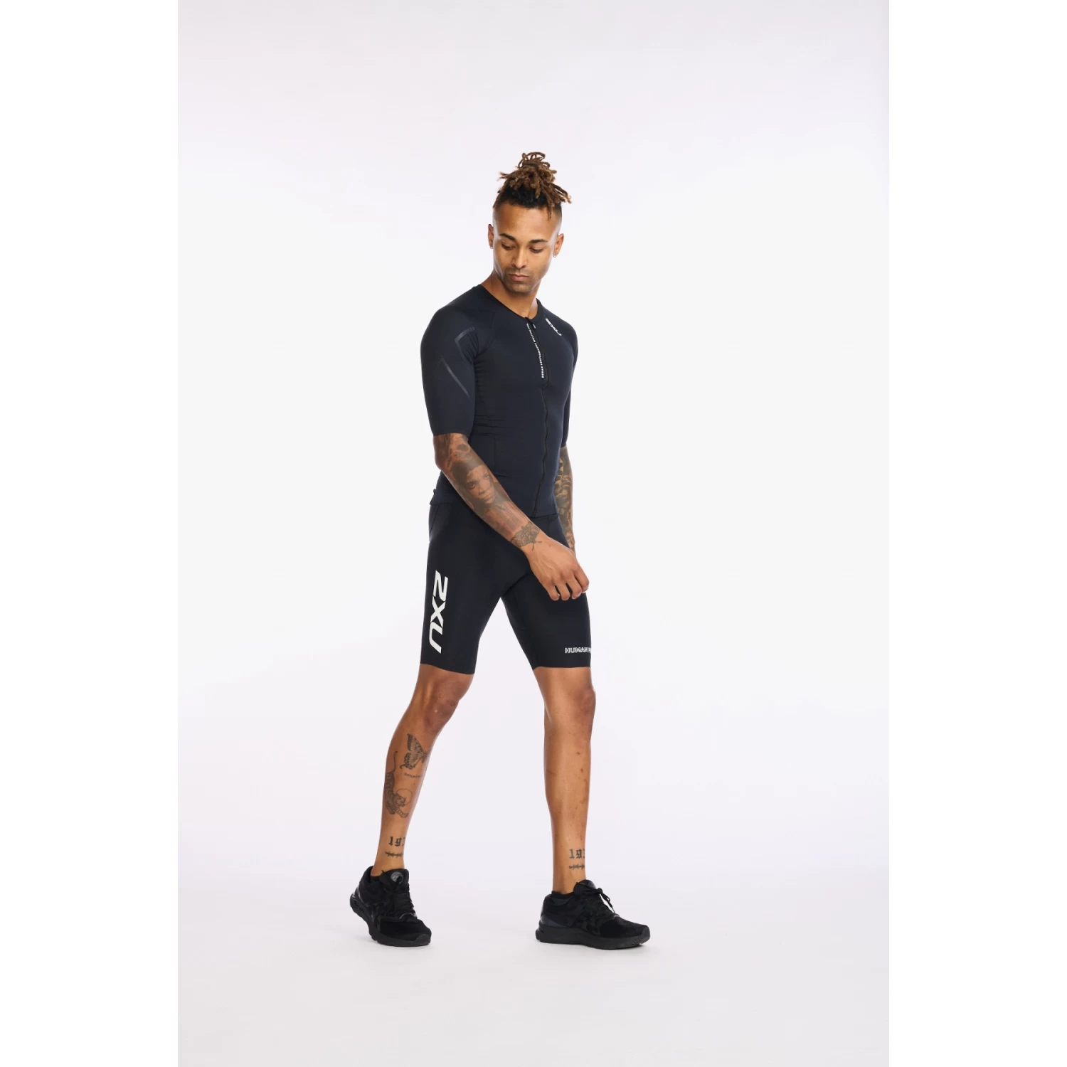 2XU Aero Tri Sleeved Top - Black/white 13 2XU Aero Tri Sleeved Top - Black/white - Image 11