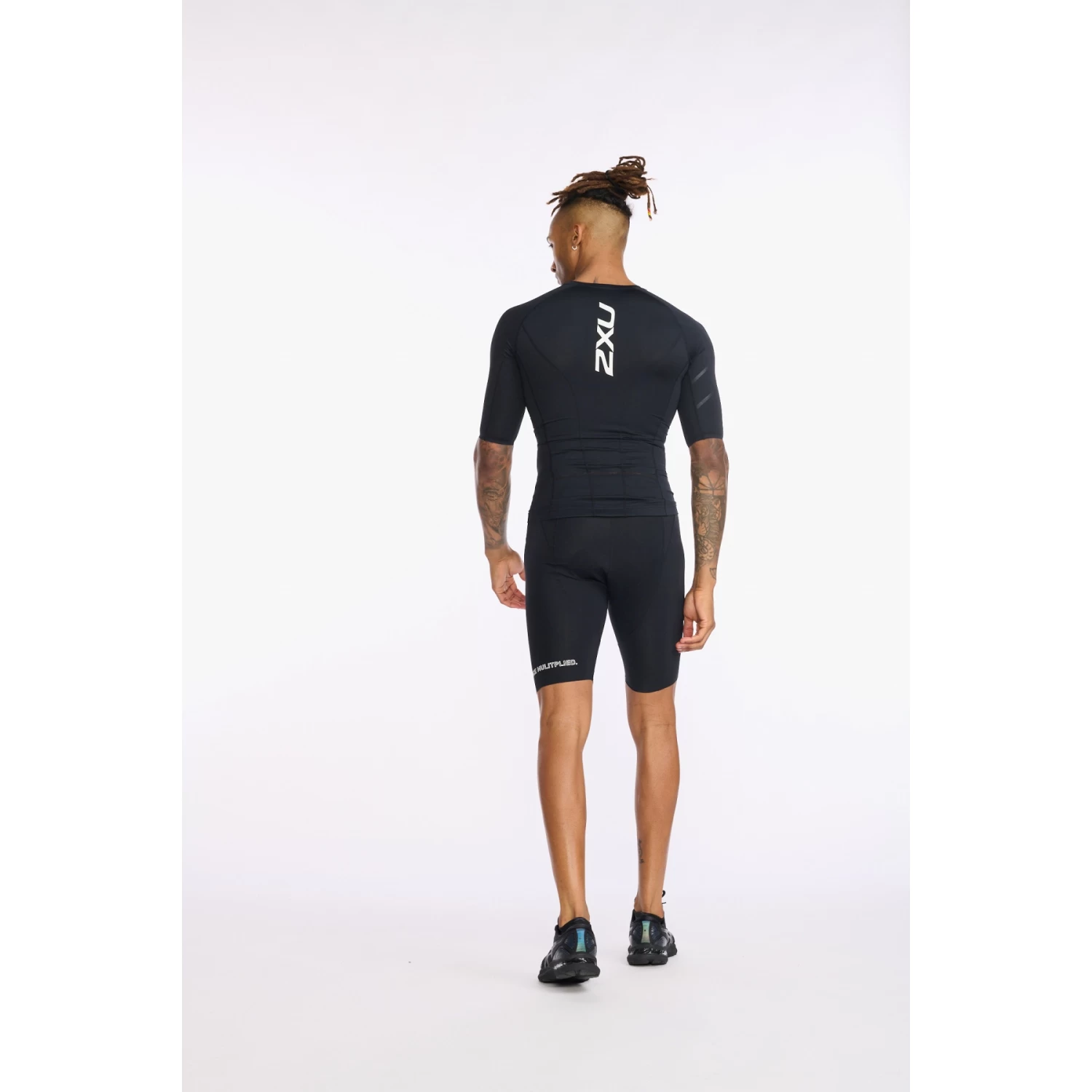 2XU Aero Tri Sleeved Top - Black/white 15 2XU Aero Tri Sleeved Top - Black/white - Image 13