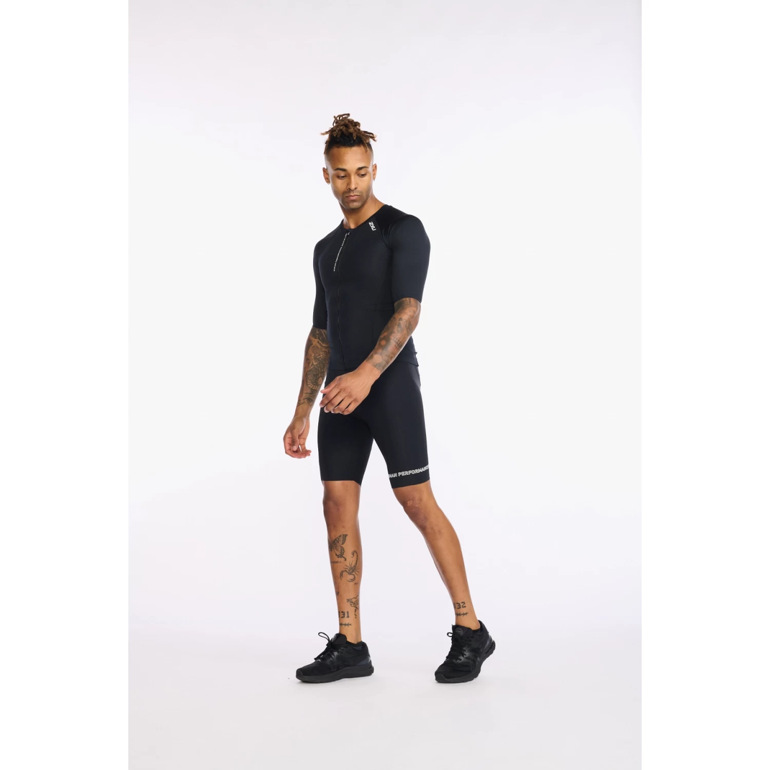 2XU Aero Tri Sleeved Top - Black/white 8 2XU Aero Tri Sleeved Top - Black/white - Image 6