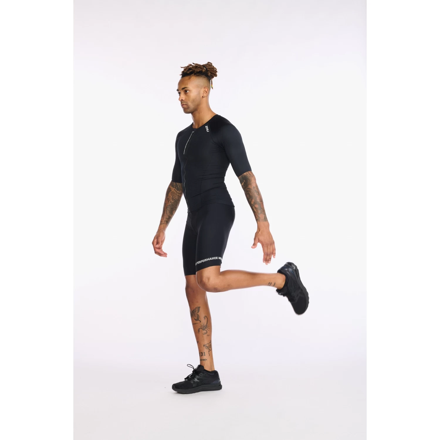 2XU Aero Tri Sleeved Top - Black/white 9 2XU Aero Tri Sleeved Top - Black/white - Image 7