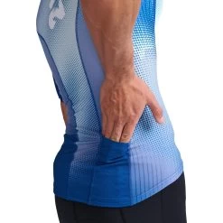 2XU Aero Tri Sleeved Top - Surf/white -Aqua Fit Shop 2xu aero tri sleeved top surf white 6 1457366