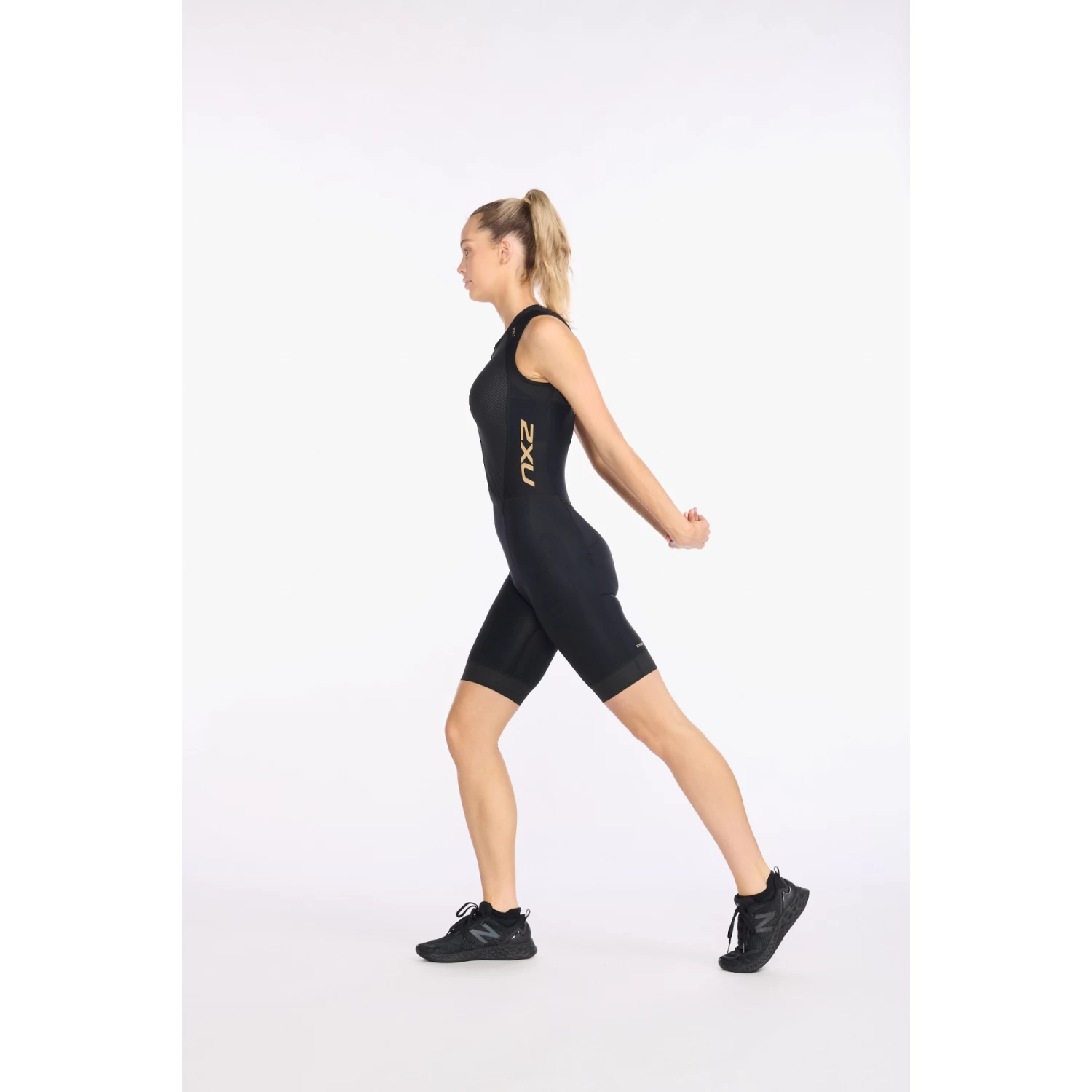 2XU Light Speed Front Zip Women's Trisuit - Black/gold 8 2XU Light Speed Front Zip Women's Trisuit - Black/gold - Image 6