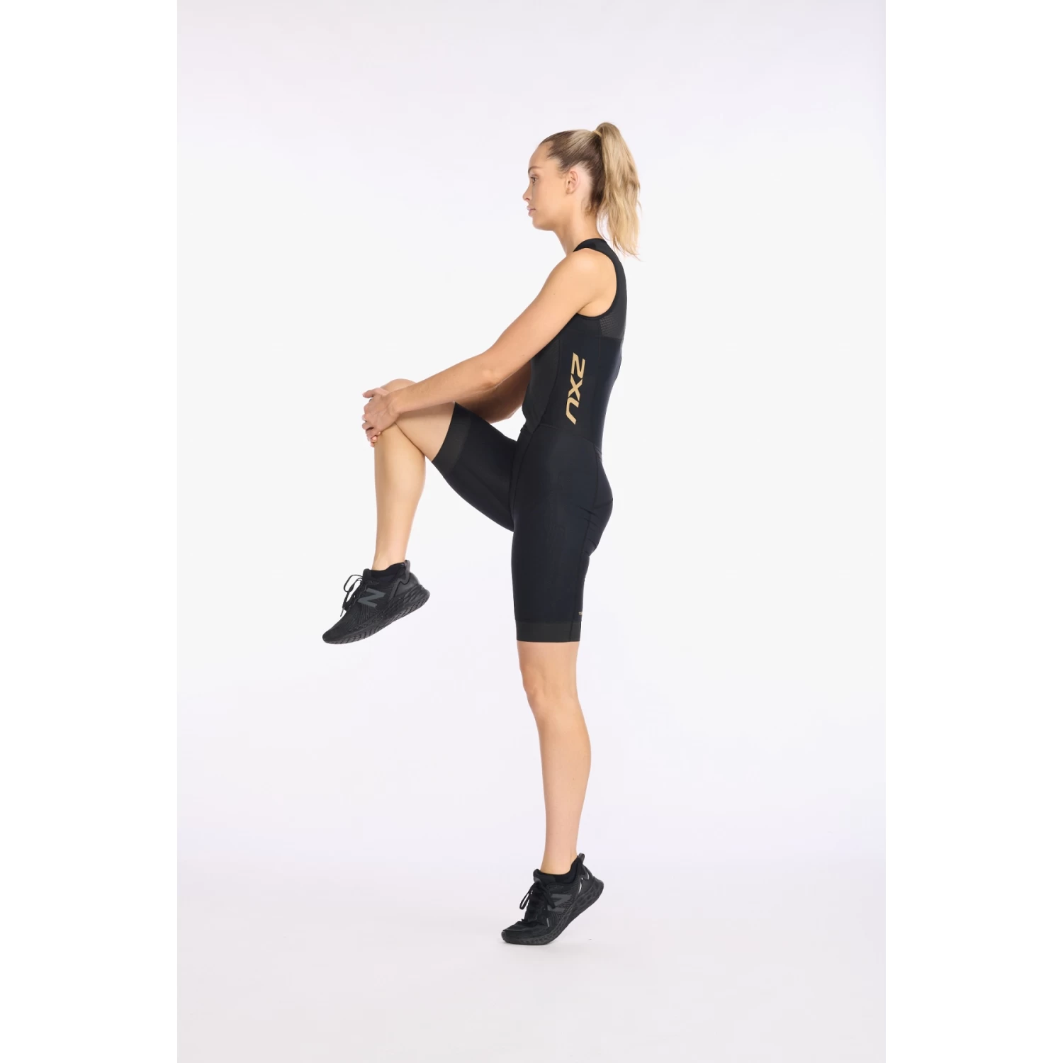 2XU Light Speed Front Zip Women's Trisuit - Black/gold 9 2XU Light Speed Front Zip Women's Trisuit - Black/gold - Image 7