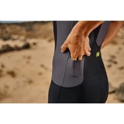 Zone3 Men's Aquaflo Plus Short Sleeve Trisuit - Black/grey/neon Green -Aqua Fit Shop 314136 09 d 649178