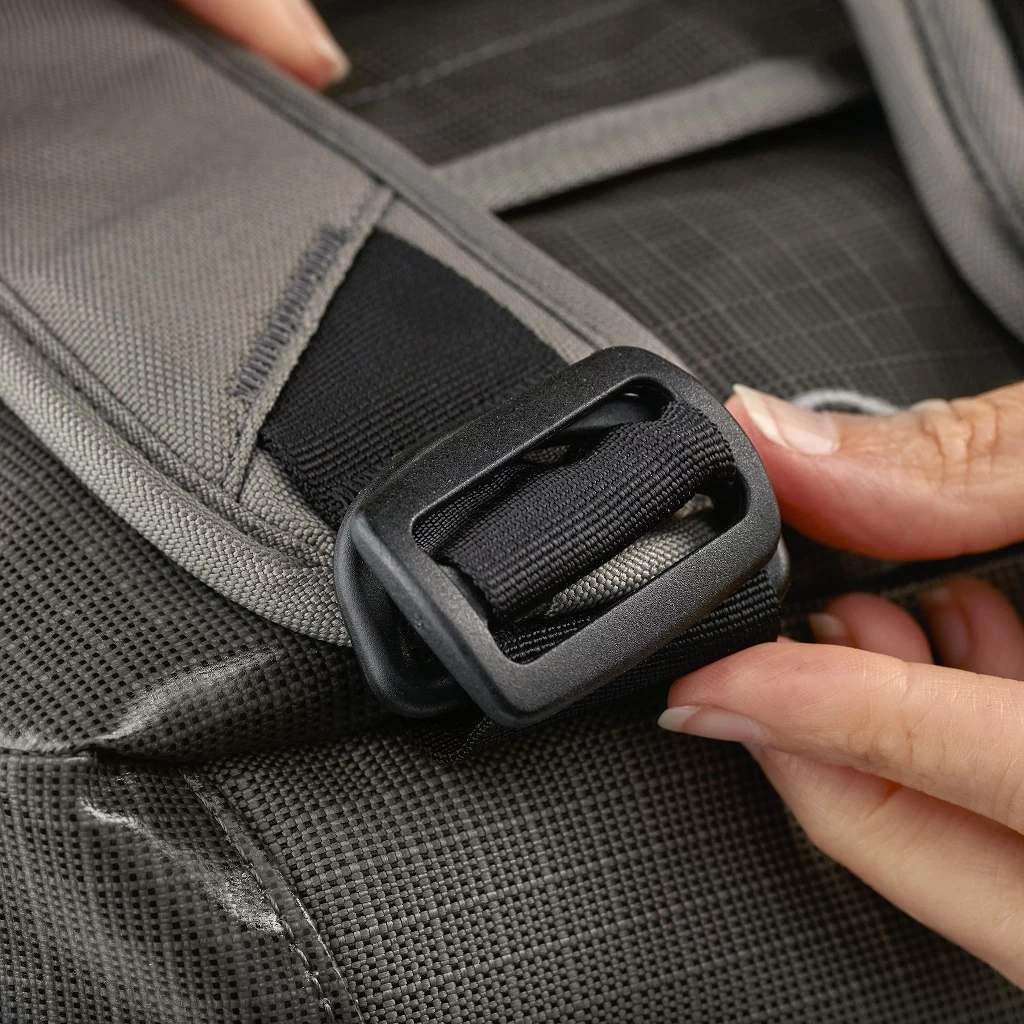 Patagonia Black Hole Duffel 70L - Classic Navy 12 Patagonia Black Hole Duffel 70L - Classic Navy - Image 10