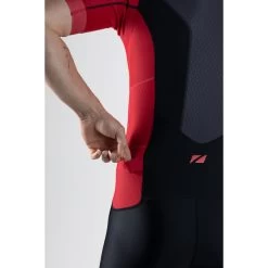 Zone3 Men's Aquaflo Plus Short Sleeve Full Zip Trisuit - Black/red -Aqua Fit Shop 352297 07 d 754995