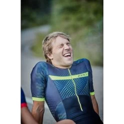 Zone3 Men's Activate Plus Revolution Short Sleeve Trisuit - Black/green 20 Zone3 Men's Activate Plus Revolution Short Sleeve Trisuit - Black/green -Aqua Fit Shop 352317 08 d 755071