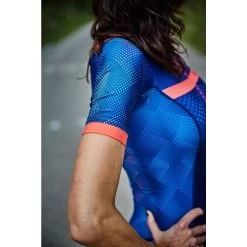 Zone3 Women's Activate Plus Revolution Short Sleeve Trisuit - Navy/coral -Aqua Fit Shop 352322 03 d 755093