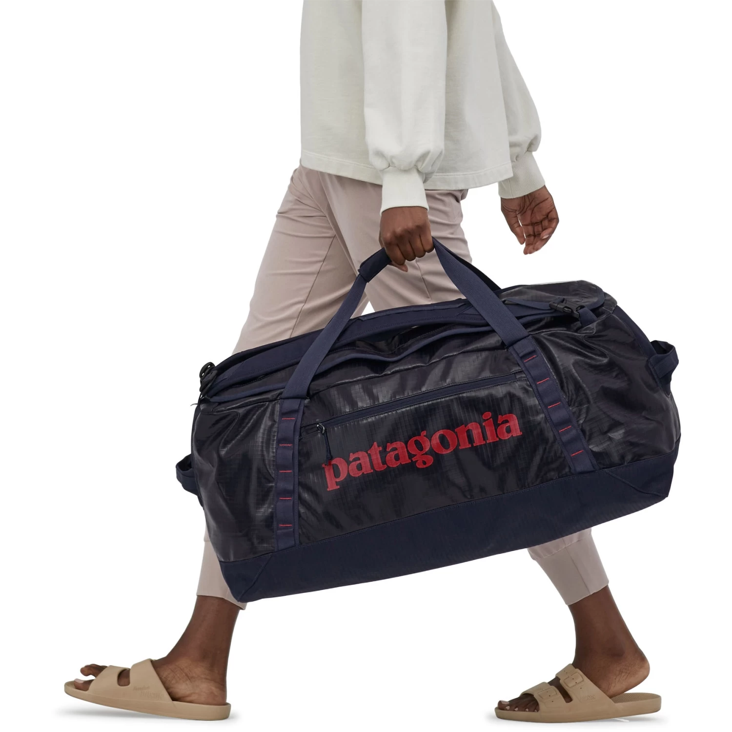 Patagonia Black Hole Duffel 70L - Classic Navy 4 Patagonia Black Hole Duffel 70L - Classic Navy - Image 2