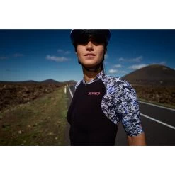 Zone3 Women's Lava Short Sleeve Aero Trisuit - White/gravel -Aqua Fit Shop zone3 women lava short sleeve aero trisuit white gravel 10 1461333