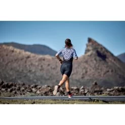 Zone3 Women's Lava Short Sleeve Aero Trisuit - White/gravel -Aqua Fit Shop zone3 women lava short sleeve aero trisuit white gravel 13 1461336