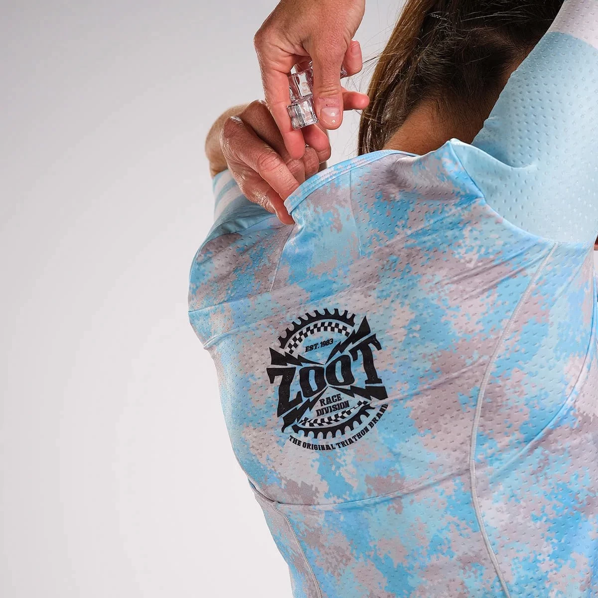 ZOOT Women's LTD Triathlon Aero Full Zip Racesuit - Race Division 5 ZOOT Women's LTD Triathlon Aero Full Zip Racesuit - Race Division - Image 3